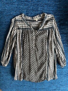 Lucky Brand navy, cream & White Printed Peasant Blouse, size small, semi-sheer